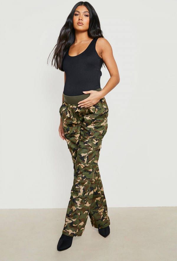 boohoo Zwangerschap Elastische Camouflage Print Cargo Broek, Khaki
